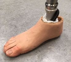een bijzonder, echt lijkende siliconen prothese voet
